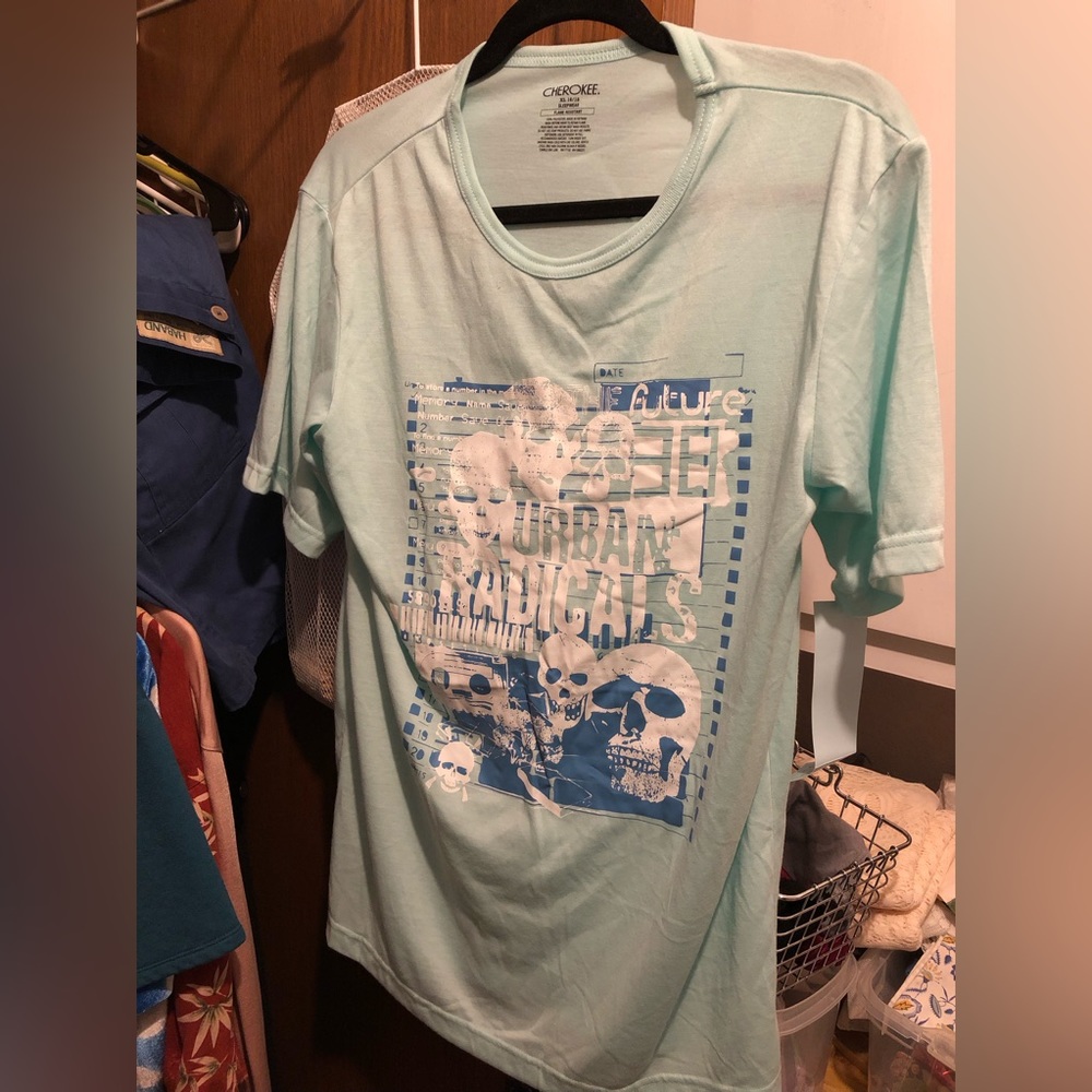 🎃Cherokee Sleep Shirt- 734 $20 or $15 w/offer